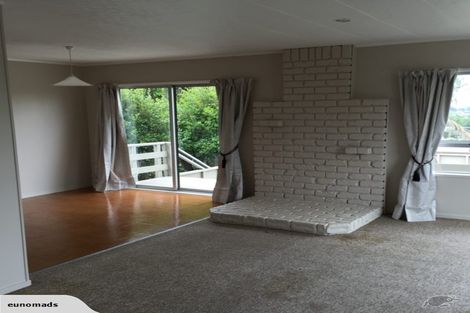 Photo of property in 2/244 East Coast Road, Forrest Hill, Auckland, 0620