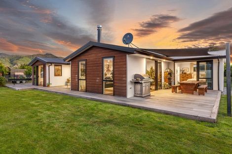 Photo of property in 9 Isthmus Place, Lake Hawea, Wanaka, 9382