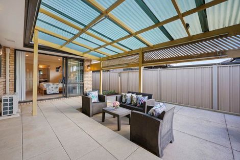 Photo of property in 16 Erceg Way, Rosehill, Papakura, 2113