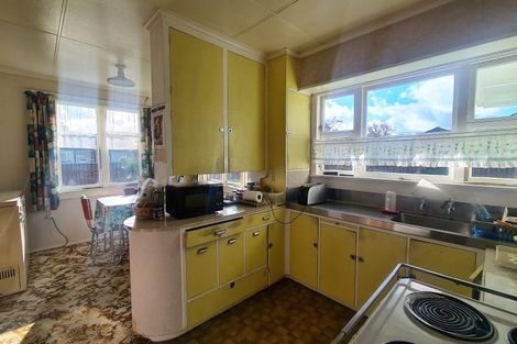 Photo of property in 35 Fox Street, Opunake, 4616