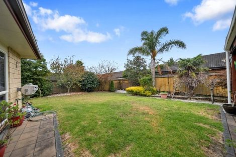 Photo of property in 35 Croftview Road, Wattle Downs, Auckland, 2103