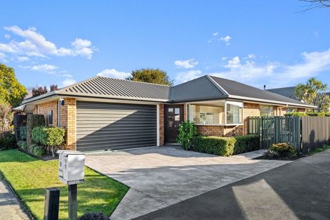 Photo of property in 2/15 Withells Road, Avonhead, Christchurch, 8042