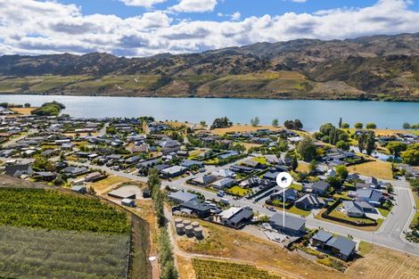 Photo of property in 71 Stratford Drive, Mount Pisa, Cromwell, 9383