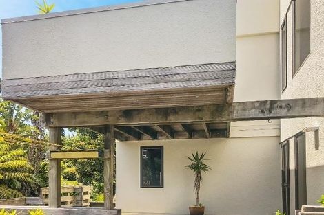 Photo of property in 4 Peter Terrace, Castor Bay, Auckland, 0620