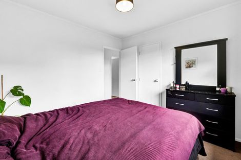 Photo of property in 24 Poplar Grove, Whalers Gate, New Plymouth, 4310