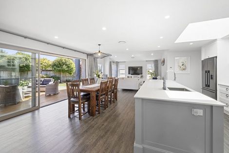 Photo of property in 7 Tupare Place, Highlands Park, New Plymouth, 4312