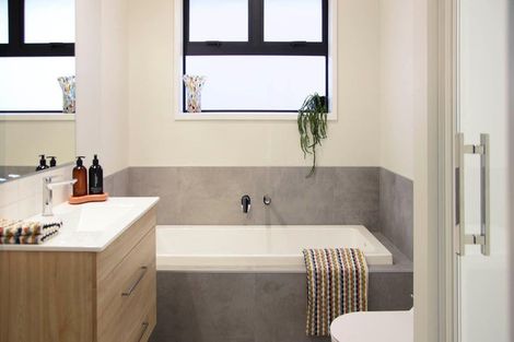 Photo of property in 17 Echo Place, Maewa, 4702