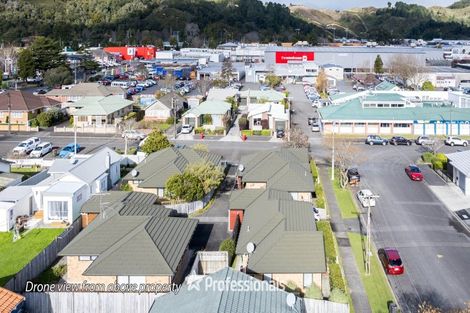 Photo of property in 2/6 Hay Street, Ebdentown, Upper Hutt, 5018