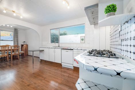 Photo of property in 72 Reynella Drive, Massey, Auckland, 0614