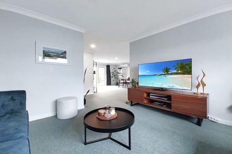 Photo of property in 2/53 Verran Road, Birkenhead, Auckland, 0626