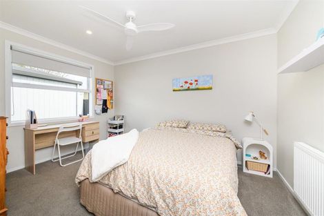 Photo of property in 10 Mcilwaine Place, Marton, 4710