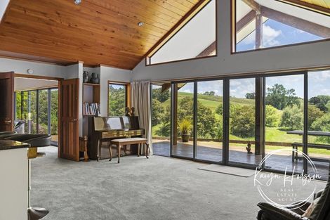 Photo of property in 87 Hurndall Street East, Maungaturoto, 0520