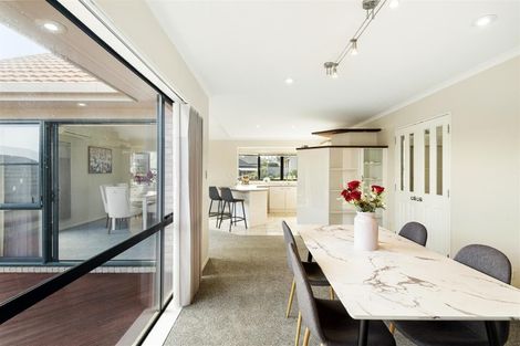 Photo of property in 19 Manara Place, The Gardens, Auckland, 2105