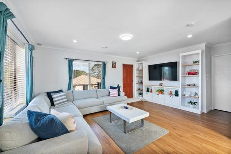 Photo of property in 13 Westglen Place, Ranui, Auckland, 0612