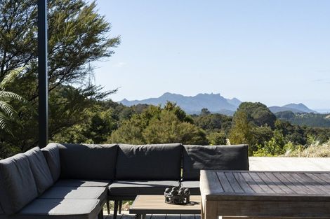 Photo of property in 33 Ngapuke Lane, Parua Bay, Onerahi, 0192