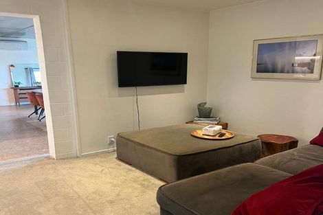 Photo of property in 24 Point Street, Raglan, 3225