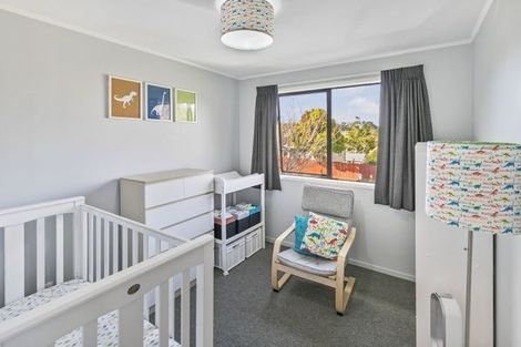 Photo of property in 15 Chislehurst Street, Henderson, Auckland, 0612