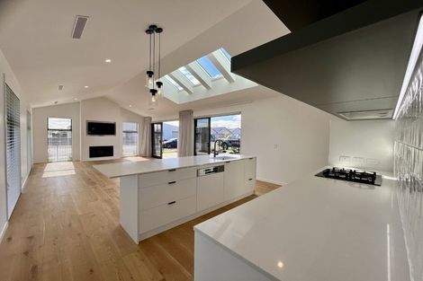 Photo of property in 16 Oriel Way, Rolleston, 7614