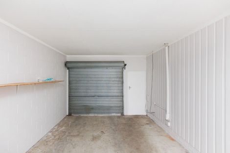 Photo of property in 1 Abraham Crescent, Milson, Palmerston North, 4414