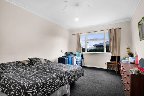 Photo of property in 15a Queens Road, Glen Avon, New Plymouth, 4312