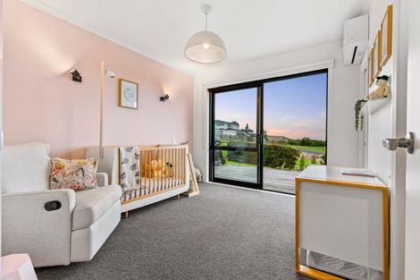 Photo of property in 72 Vaughans Road, Long Bay, Albany, 0792