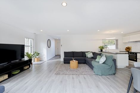 Photo of property in 1a Miro Street, New Lynn, Auckland, 0600