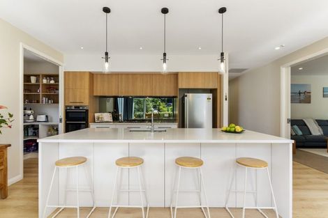 Photo of property in 5b Hobbs Road, Matakatia, Whangaparaoa, 0930