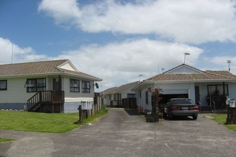 Photo of property in 8 Hanford Place, Clendon Park, Auckland, 2103