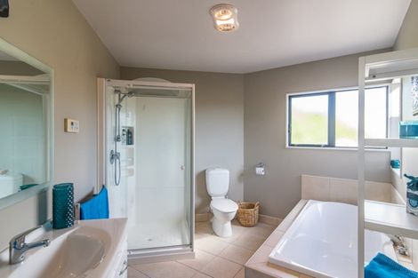 Photo of property in 4 Avion Terrace, Raumati Beach, Paraparaumu, 5032