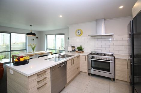 Photo of property in 99 Ballintoy Park Drive, Welcome Bay, Tauranga, 3175