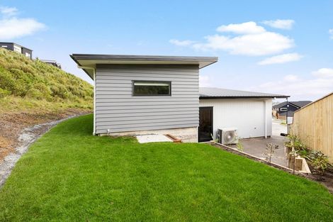 Photo of property in 41 Ken Douglas Drive, Aotea, Porirua, 5024