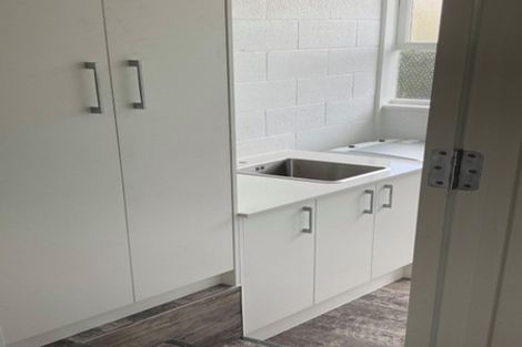 Photo of property in 2/12 The Parade, Bucklands Beach, Auckland, 2012