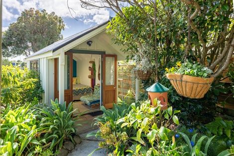 Photo of property in 10 Fenside Street, Waikanae Beach, Waikanae, 5036