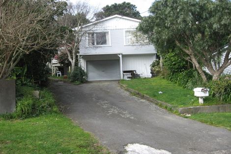 Photo of property in 8 Bourbon Terrace, Karori, Wellington, 6012