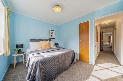 Photo of property in 1 Woolwich Close, Whitby, Porirua, 5024
