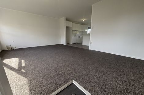 Photo of property in 2/58 Rimu Street, New Lynn, Auckland, 0600