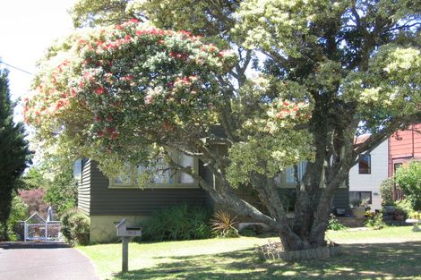 Photo of property in 1/30 Kia Ora Road, Beach Haven, Auckland, 0626