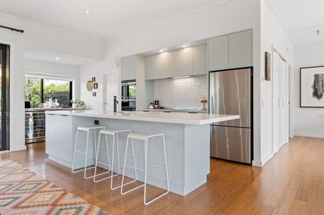 Photo of property in 7 Fairway Drive, Martinborough, 5711