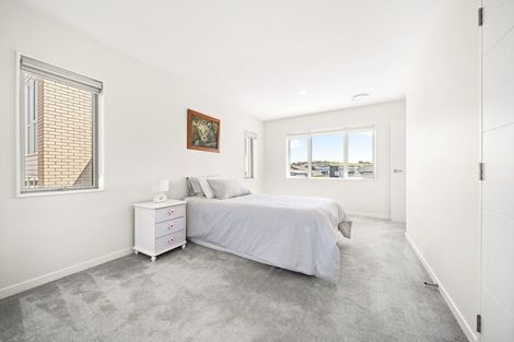 Photo of property in 1 Turutu Place, Long Bay, Auckland, 0630