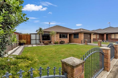 Photo of property in 12a Sussex Street, Levin, 5510