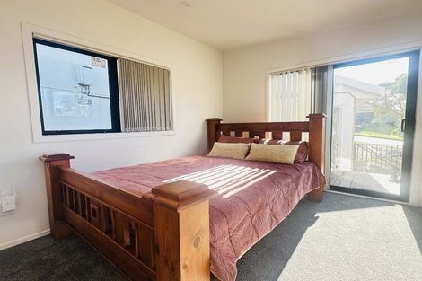 Photo of property in 7 Fulmar Way, Unsworth Heights, Auckland, 0632