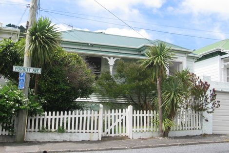 Photo of property in 29 Porritt Avenue, Mount Victoria, Wellington, 6011