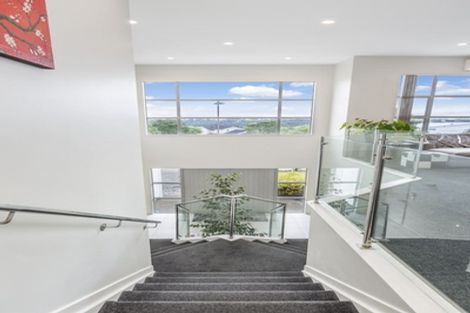 Photo of property in 24 Kittiwake Drive, Schnapper Rock, Auckland, 0632