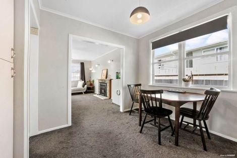 Photo of property in 87 Awaroa Road, Sunnyvale, Auckland, 0612