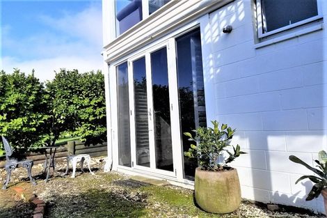 Photo of property in 33 Forrest Hill Road, Milford, Auckland, 0620