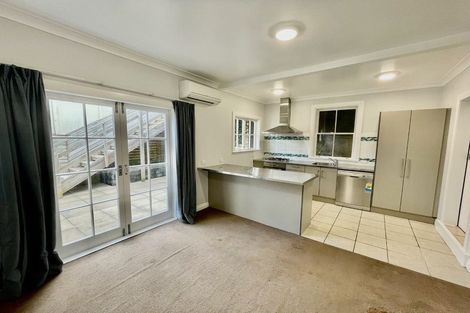 Photo of property in 73 Majoribanks Street, Mount Victoria, Wellington, 6011