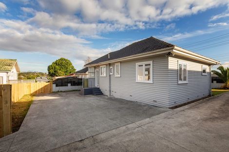 Photo of property in 4040 Great North Road, Glen Eden, Auckland, 0602