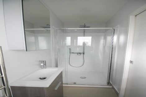 Photo of property in 26/11 Ray Small Drive, Papakura, 2110