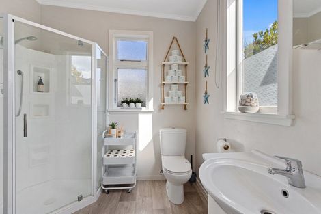 Photo of property in 176 Bowhill Road, New Brighton, Christchurch, 8083