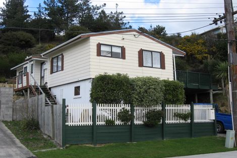 Photo of property in 3 Fraser Street, Wainuiomata, Lower Hutt, 5014